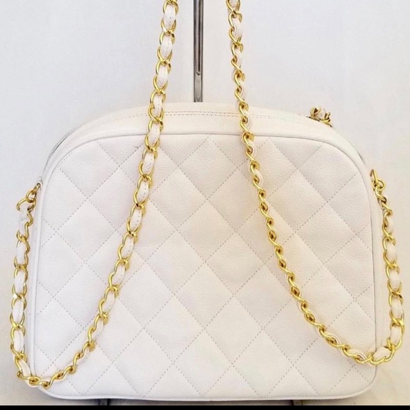 Authentic Chanel caviar white camera bag purse - Picture 2 of 9